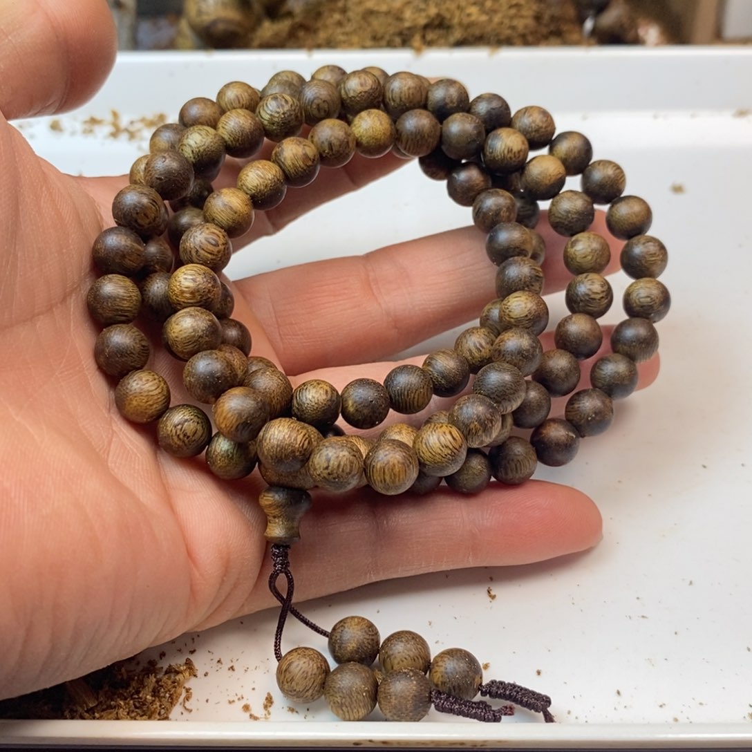 沉香手串绿棋楠规格0.8-24