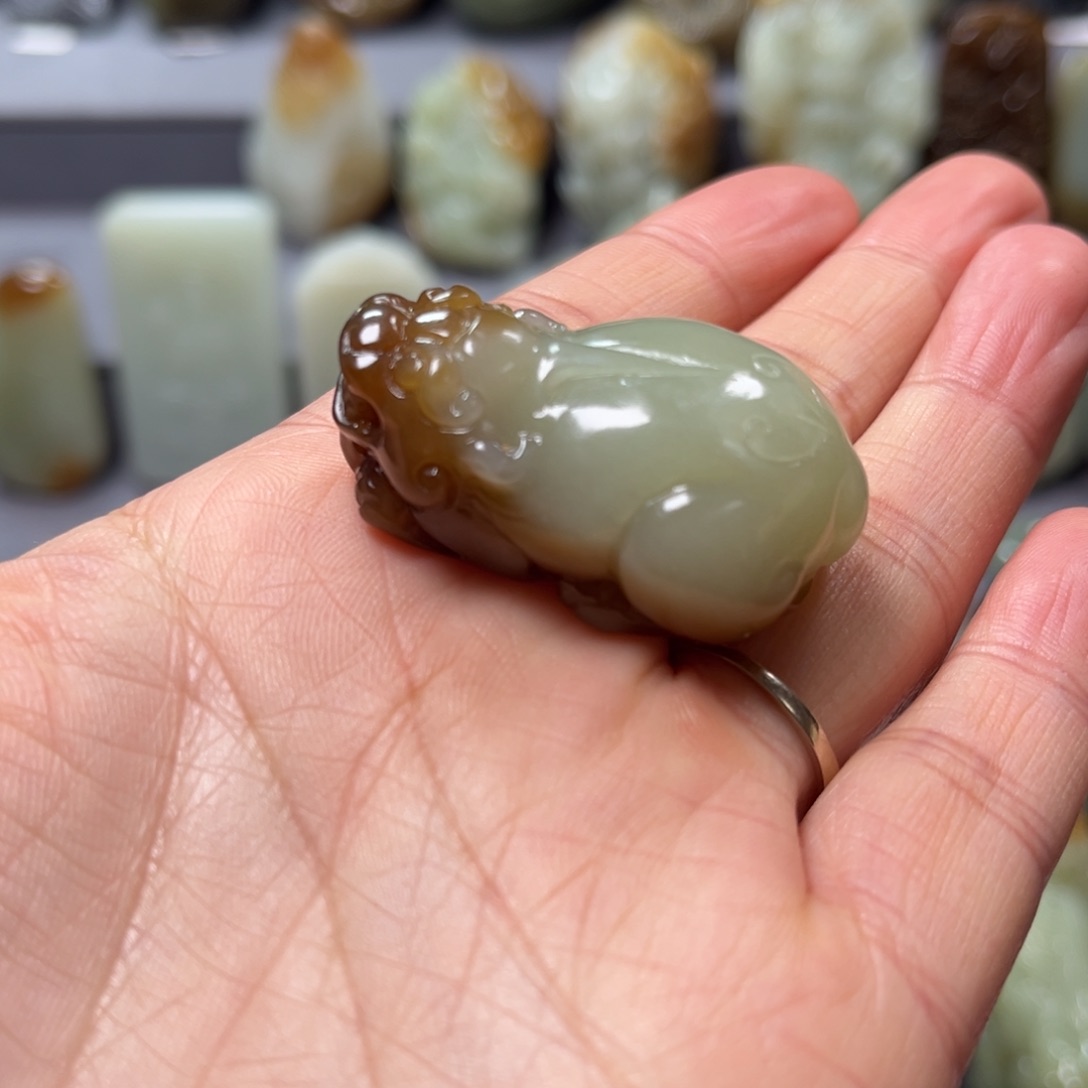 和田玉颈饰未镶嵌吃***我