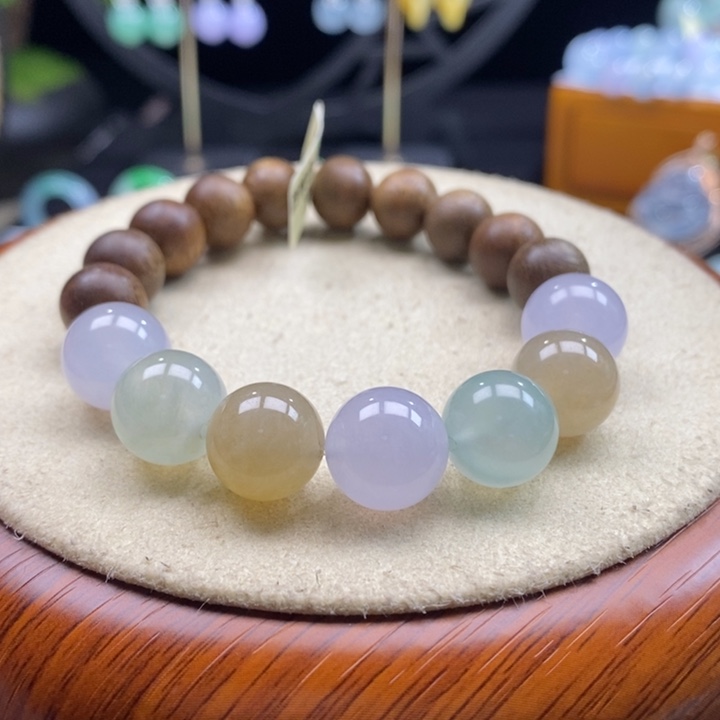 沉香木手串翡翠西柚色手串