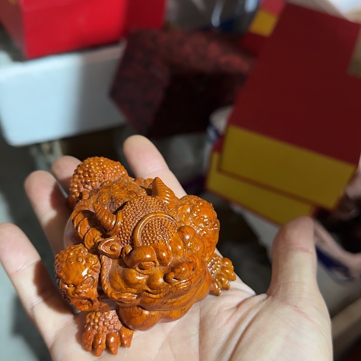 木花梨木10牛角金蟾一只