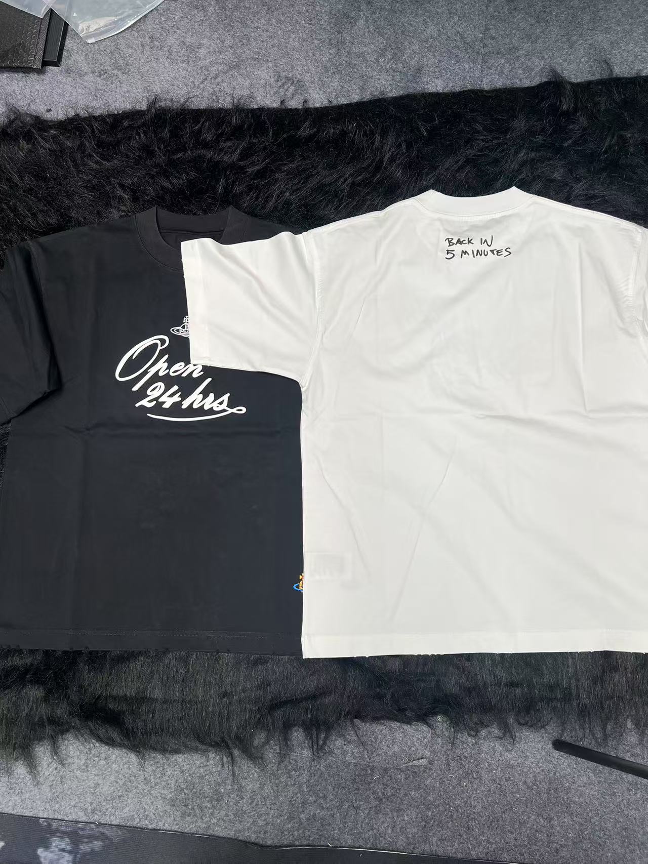 （下摆刺绣）小众设计师潮牌男女情侣同款高克重彩色刺绣印花短袖T