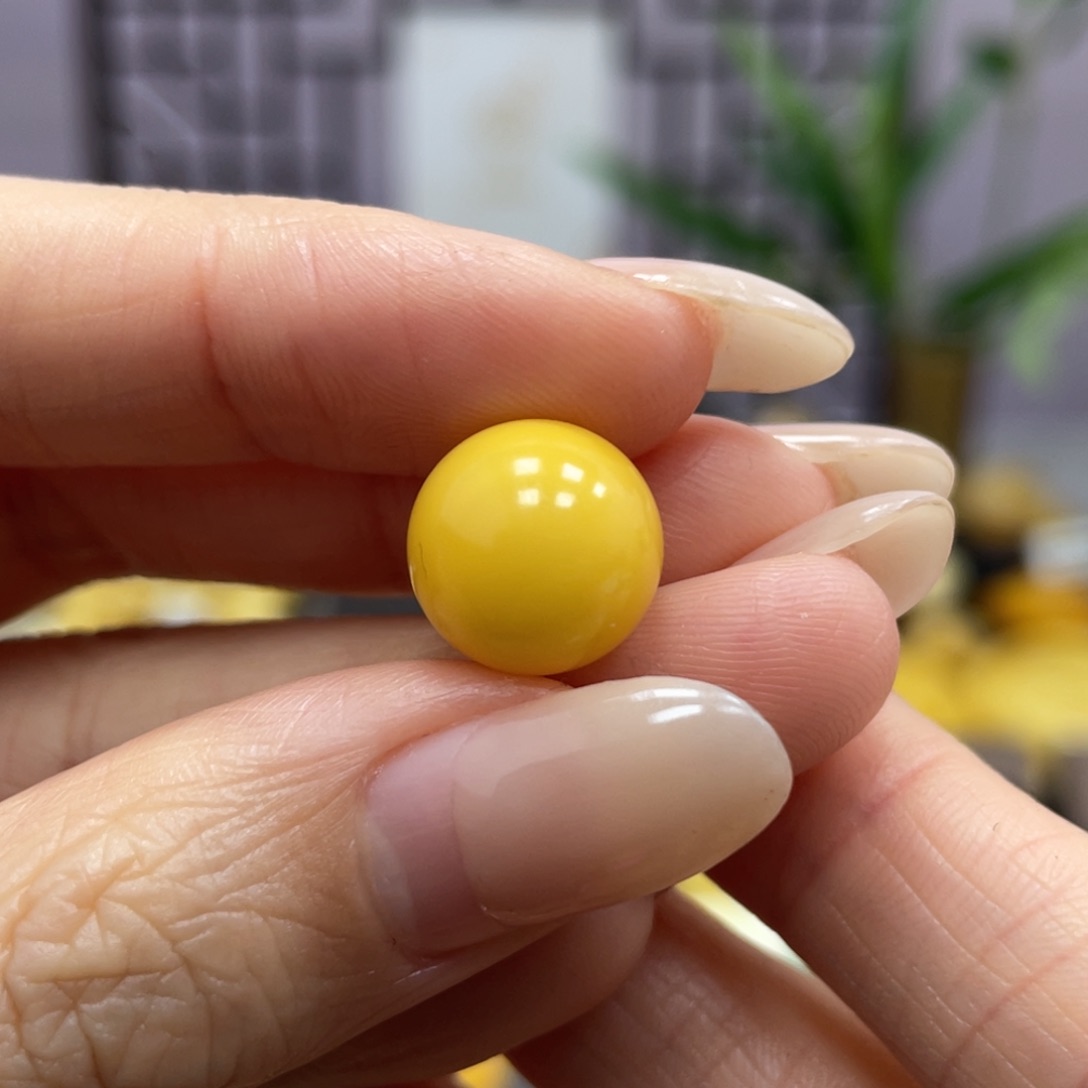 琥珀裸石未镶嵌11.7mm微瑕