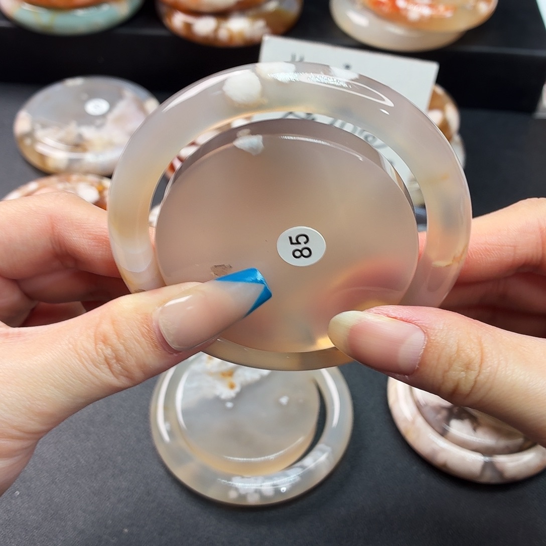 妤***灬玛瑙/玉髓未镶嵌手镯