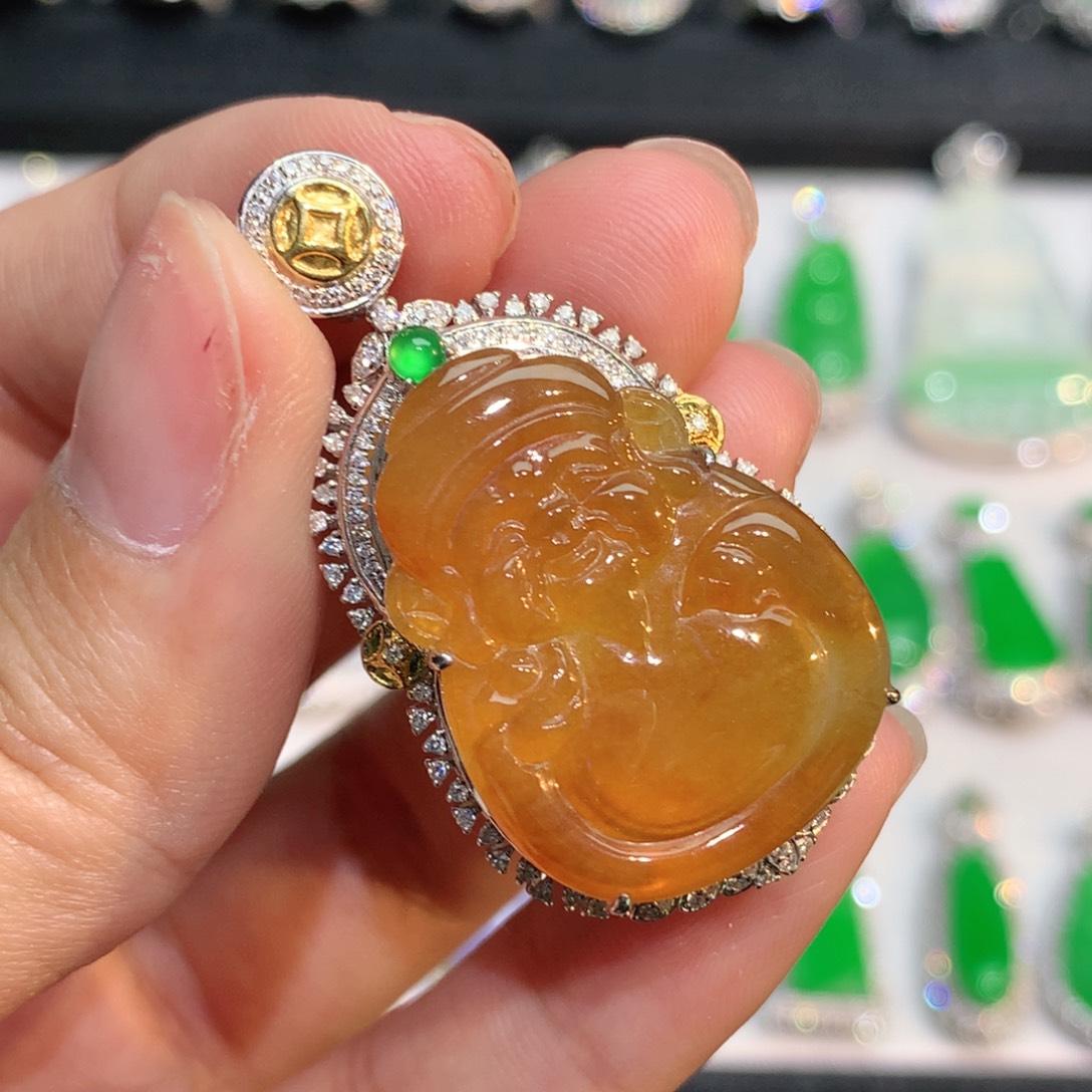 翡翠颈饰18K金镶嵌翡翠