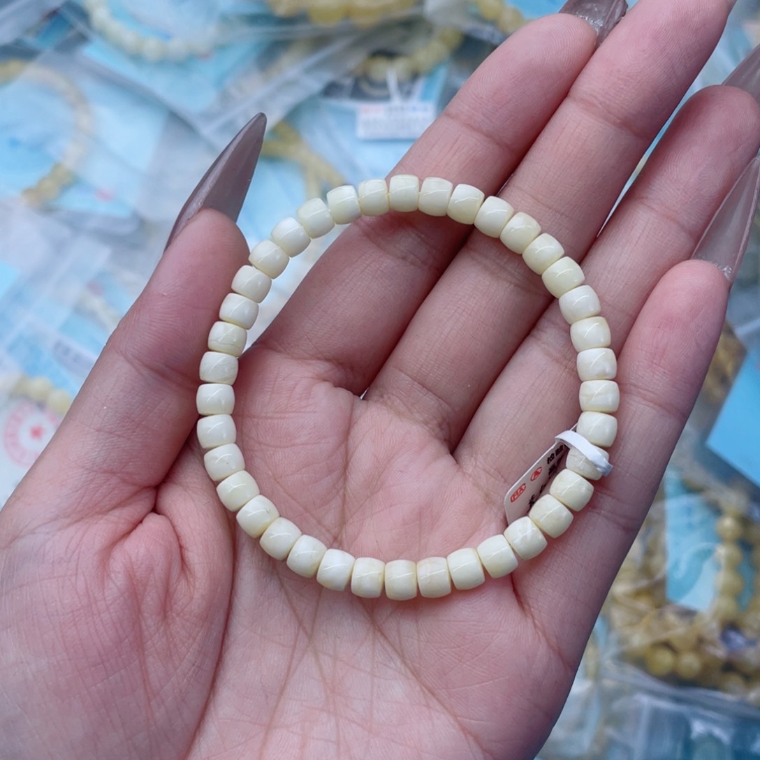 蜜蜡裸石未镶嵌蜜蜡64