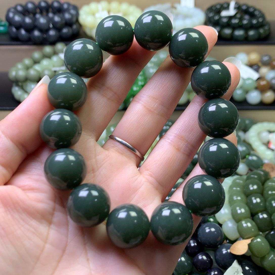 未镶嵌和田玉手链