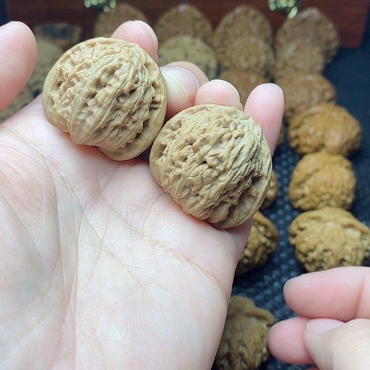 文玩核桃把件35白狮子