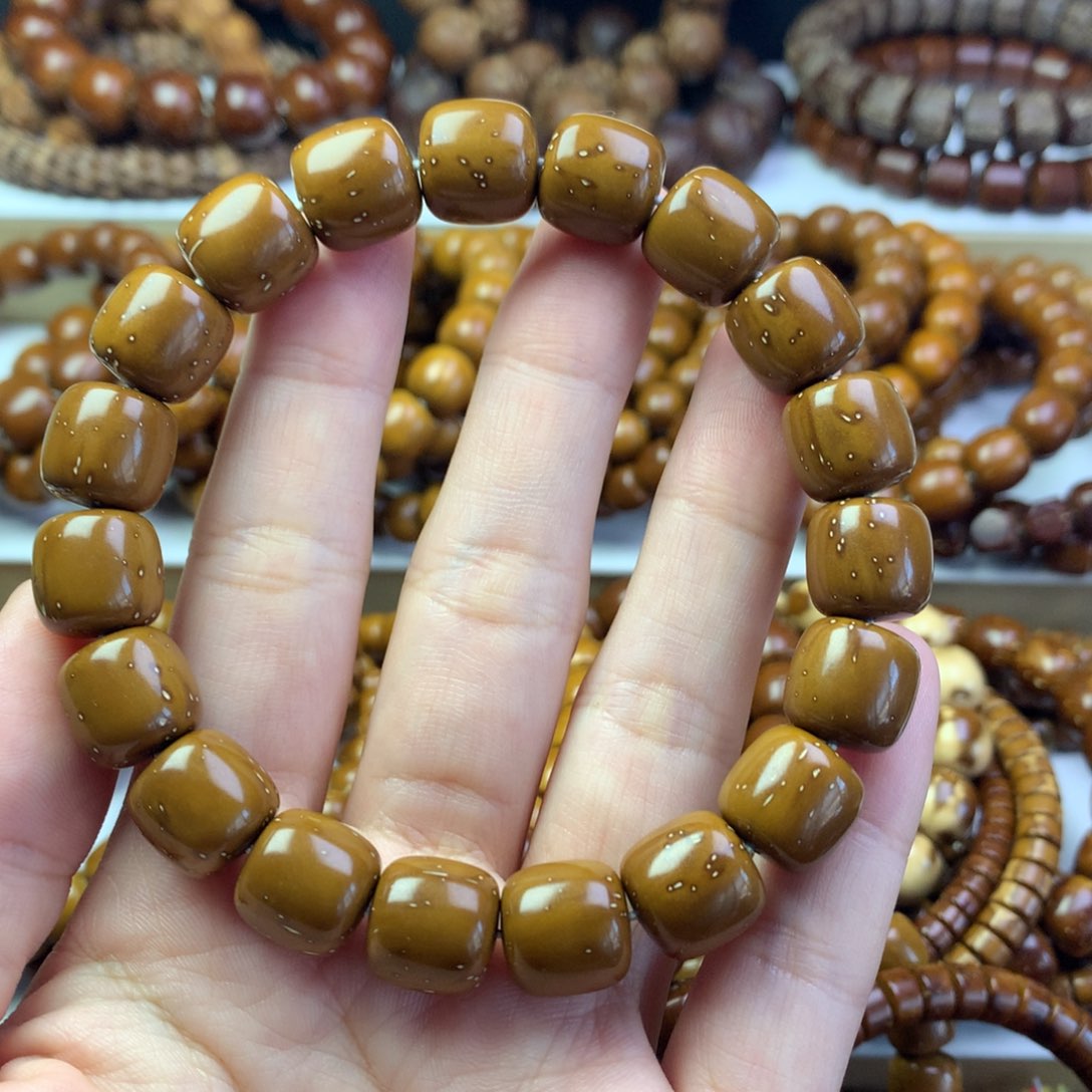 【闪购商品】手串紫金鼠少*家12.2………..