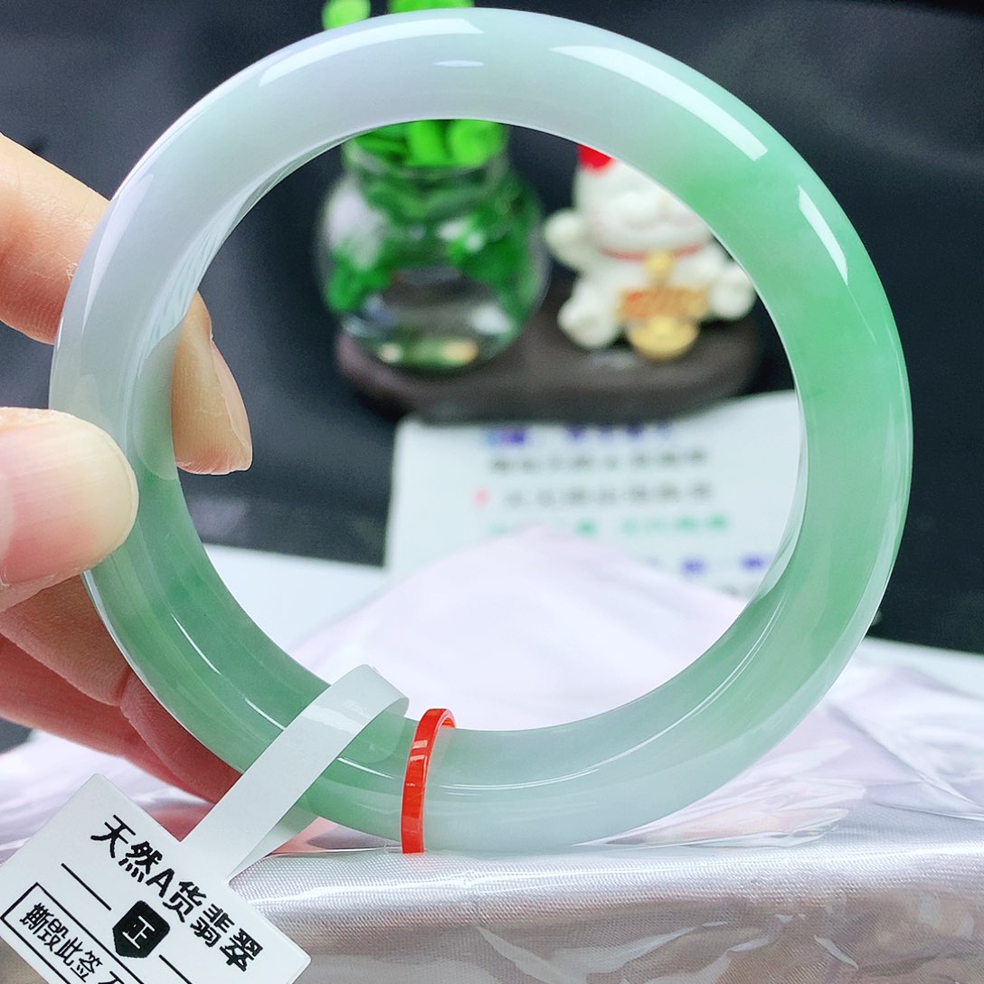 翡翠手镯未镶嵌57+圈