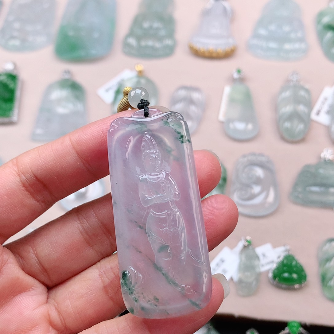 翡翠颈饰未镶嵌观音牌