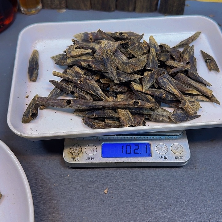 用***6沉香碎屑沉香金沙叶102克