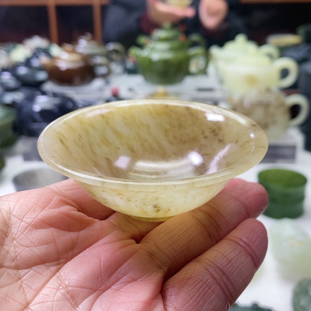 和田玉茶杯未镶嵌