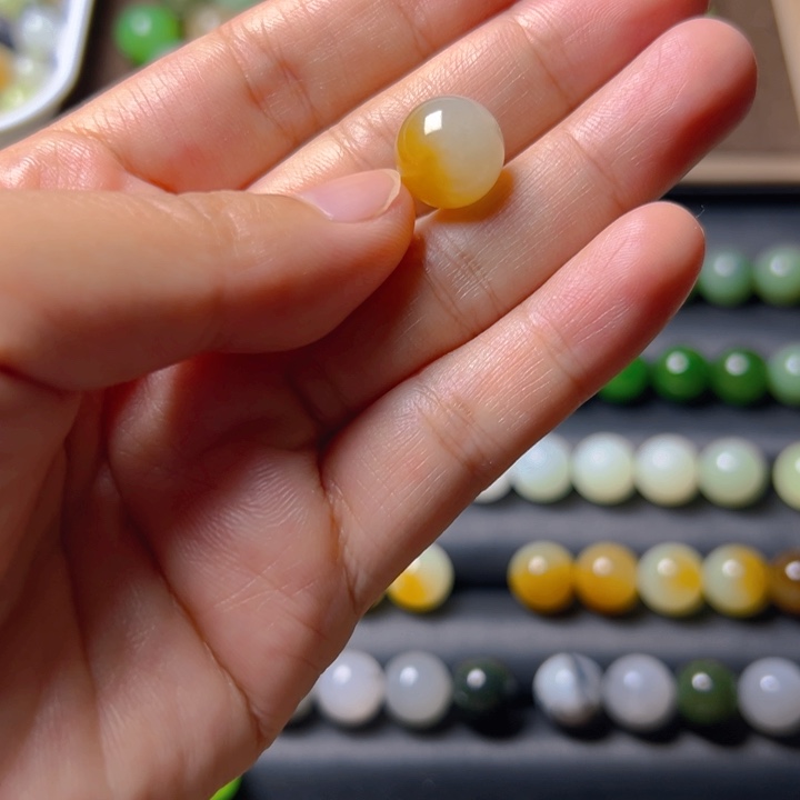 和田玉未镶嵌车挂