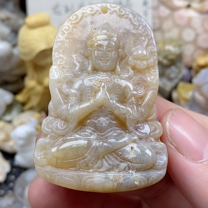 颈饰未镶嵌硅化珊瑚（珊瑚玉）有瑕