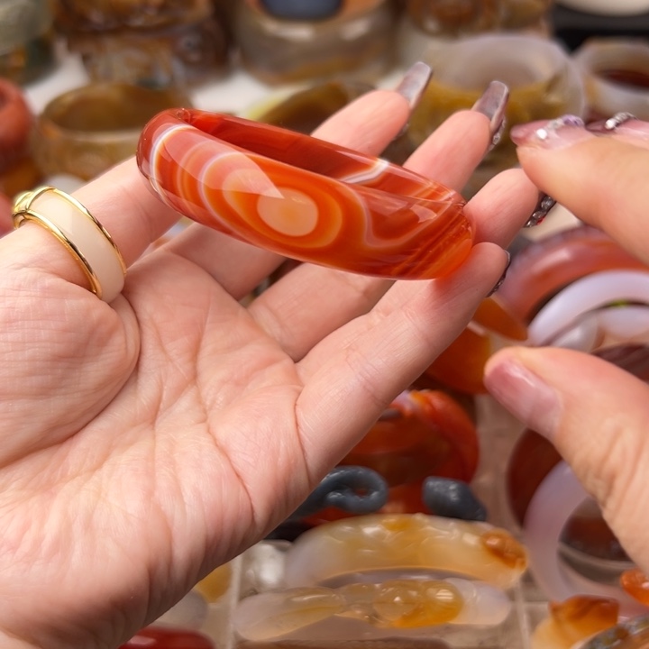 玛瑙/玉髓手镯未镶嵌