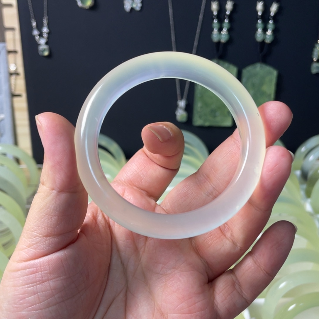 岫玉未镶嵌手镯手镯