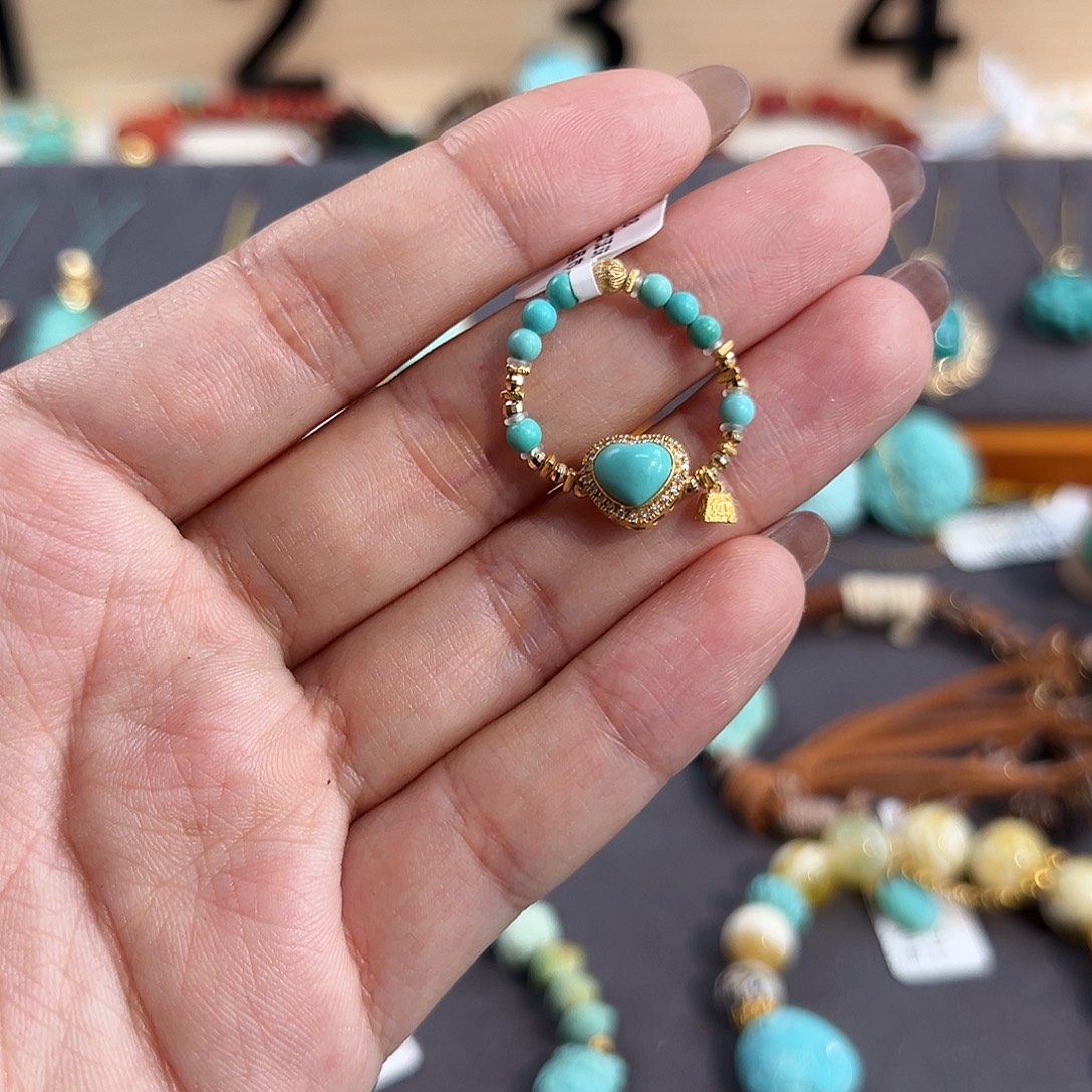 绿松石18K金镶嵌戒指爱心戒指