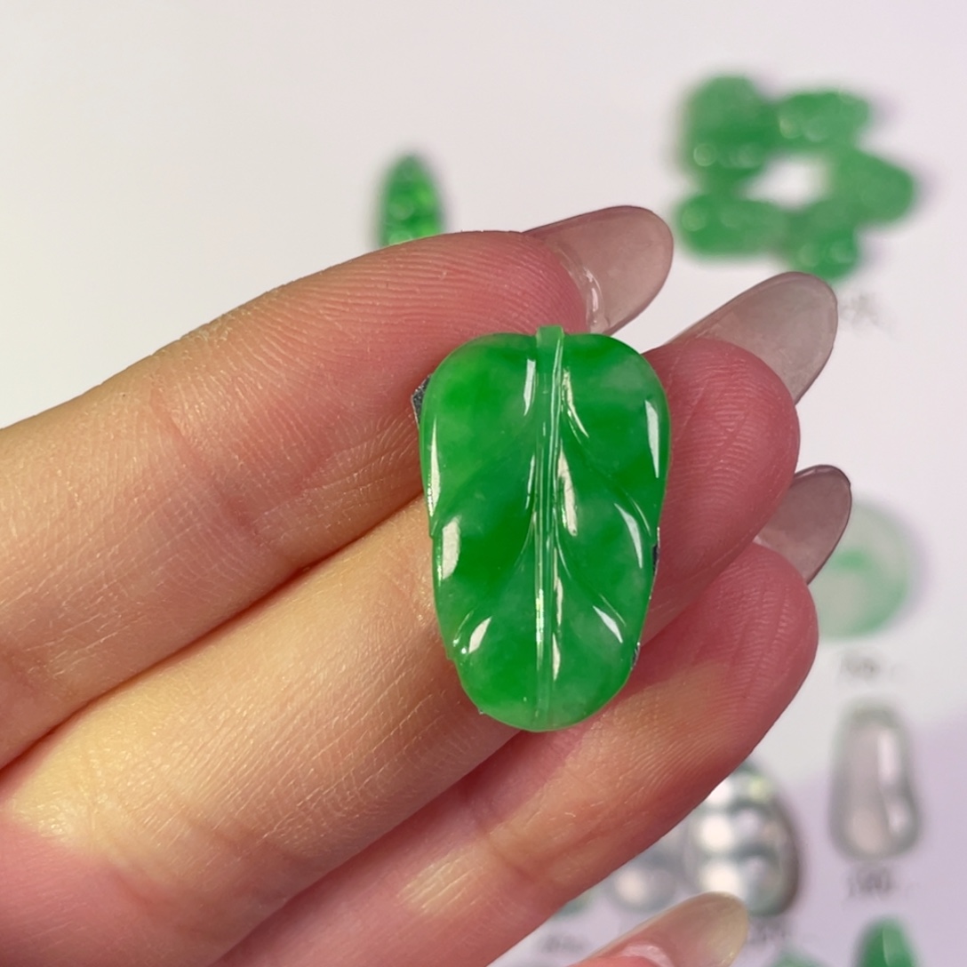 翡翠未镶嵌颈饰裸石