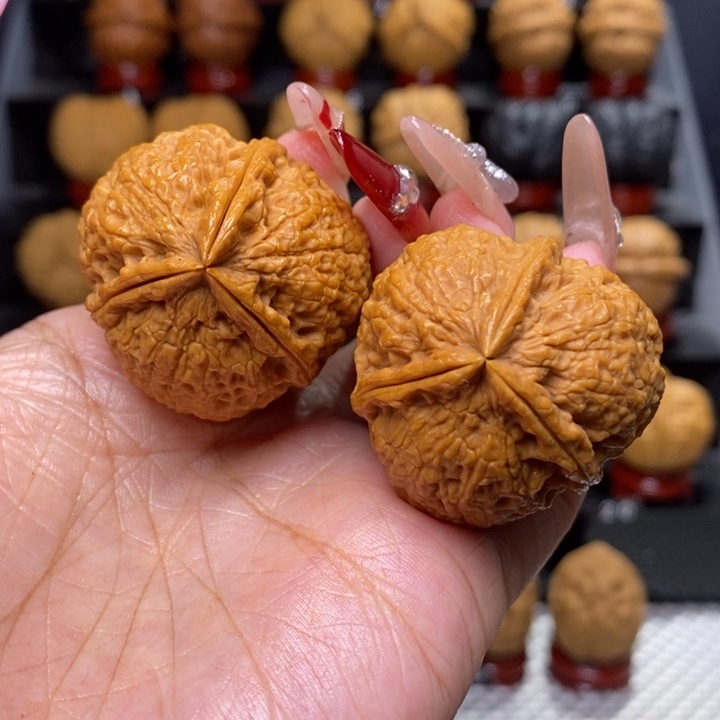 文玩核桃把件铁锤三棱31号