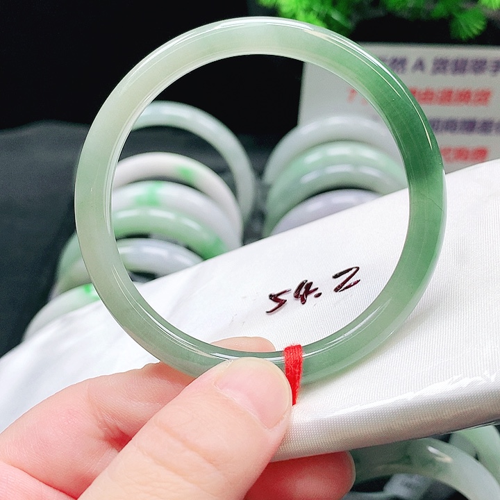 翡翠未镶嵌手镯130