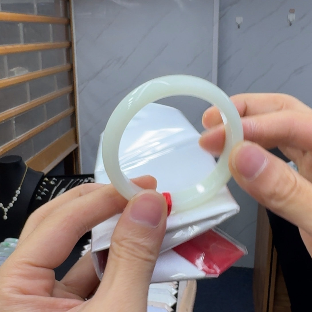 翡翠未镶嵌手镯翡翠