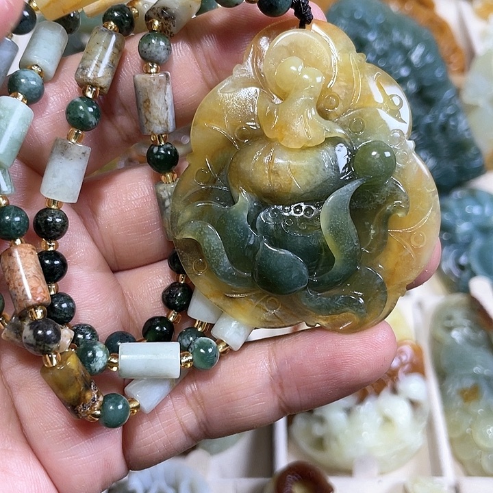 岫玉吊坠(赠链)未镶嵌