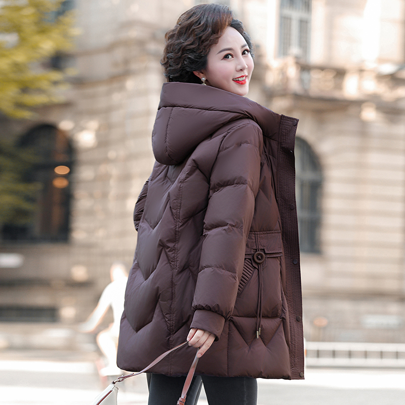 雅鹿妈妈羽绒服中长款洋气2025新款90绒中老年人女装冬季外套9617