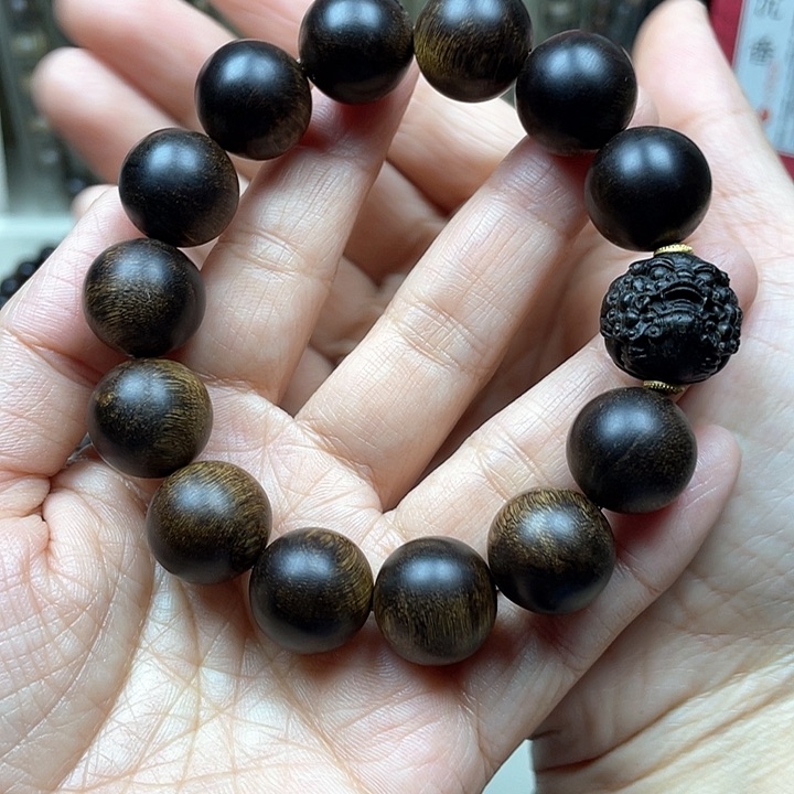 沉香手串吕*明越南芽庄白奇楠留疤料