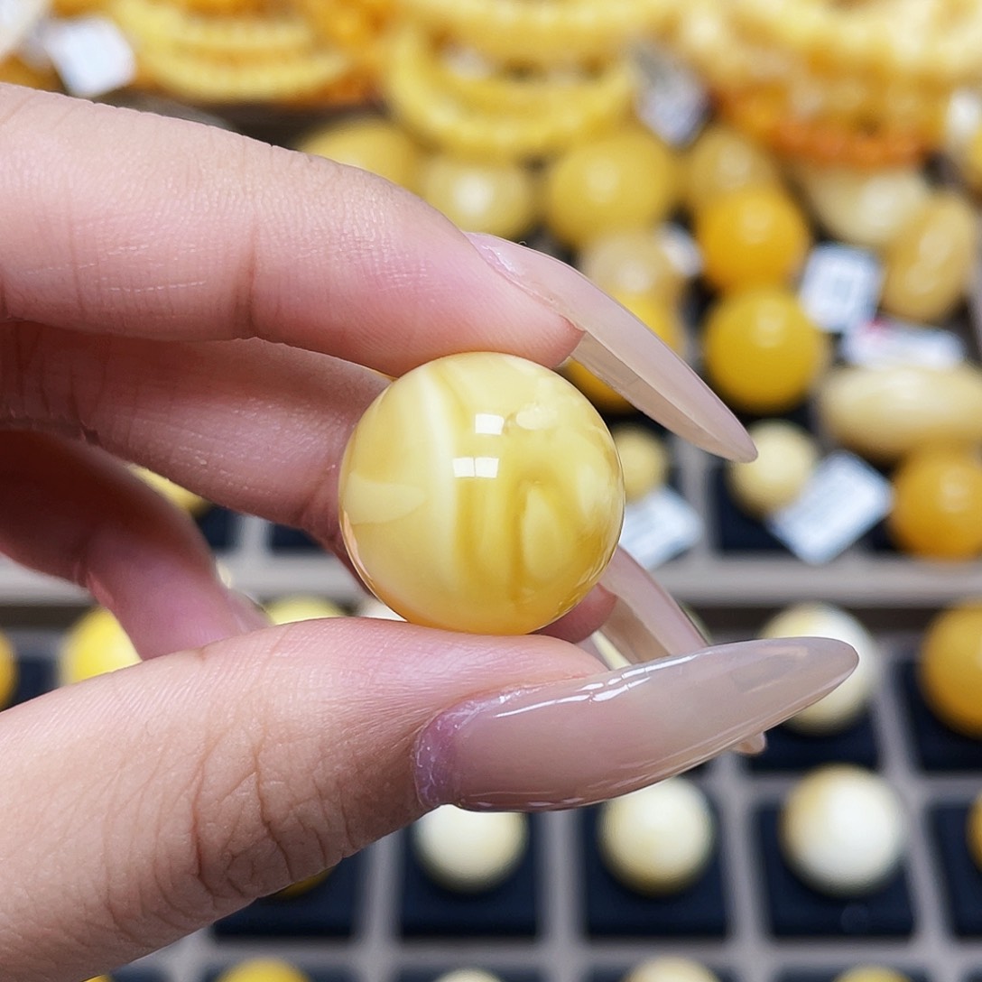 未镶嵌琥珀珠宝奇石是**呀17.6mm圆珠瑕