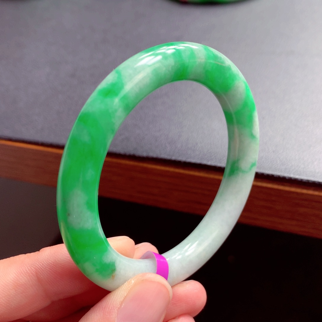 翡翠未镶嵌手镯缅甸翡翠