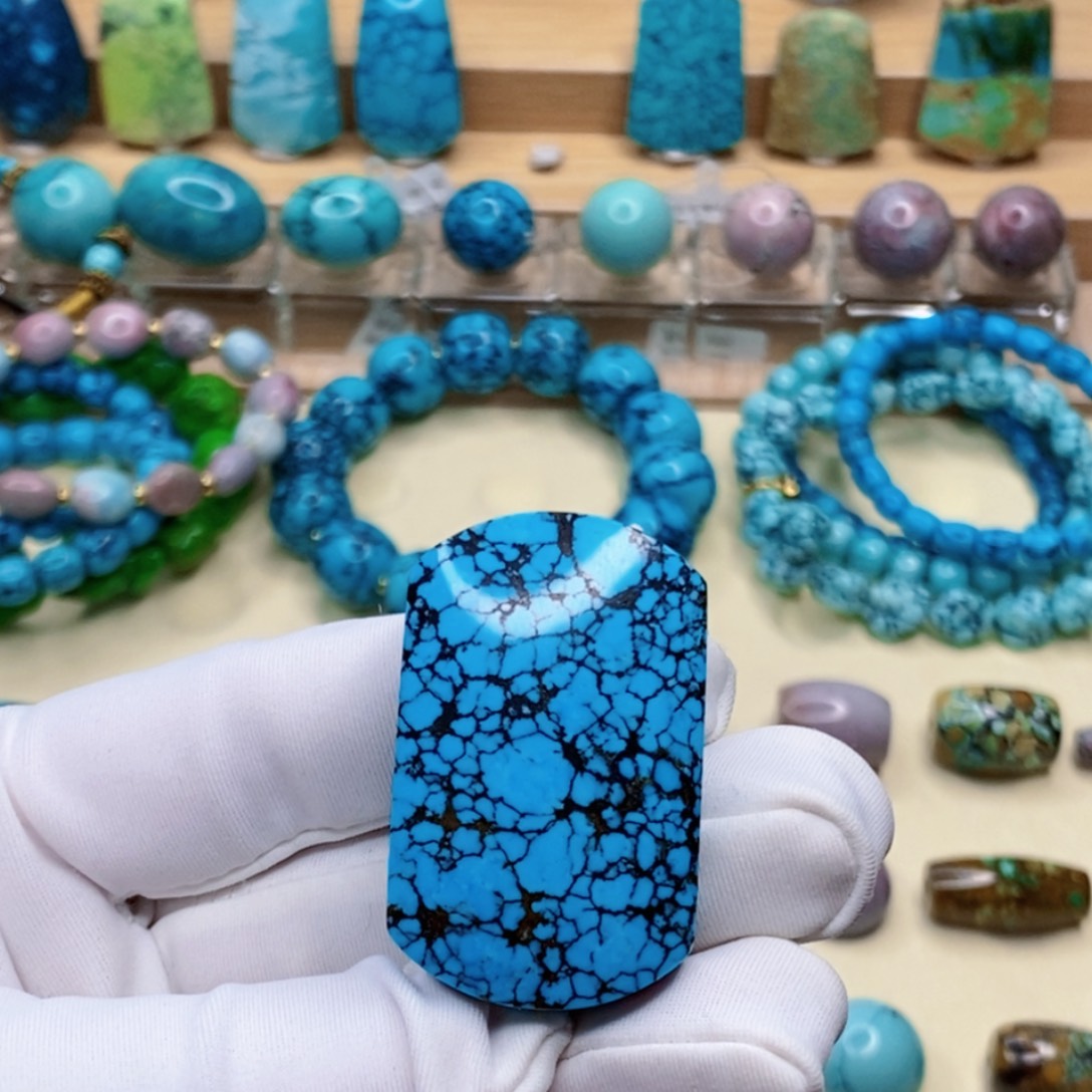 绿松石未镶嵌珠宝奇石