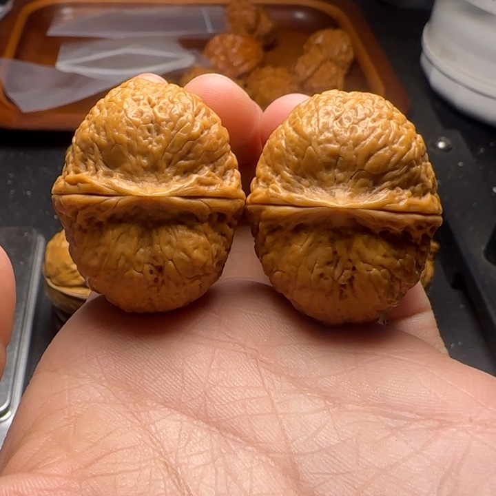 文玩核桃把件拇指元宝38