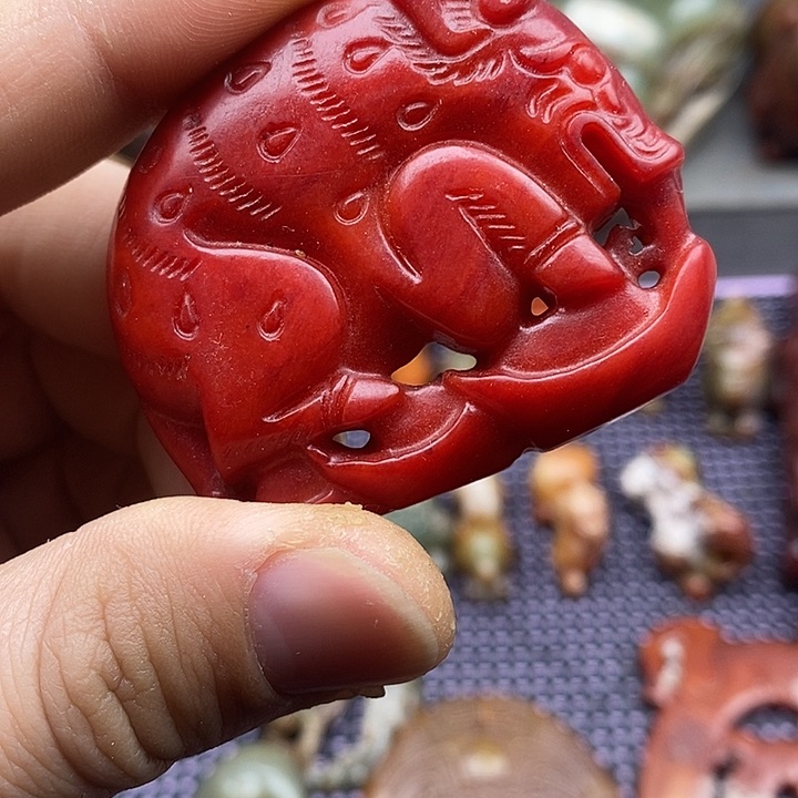 未镶嵌蛇纹石玉颈饰