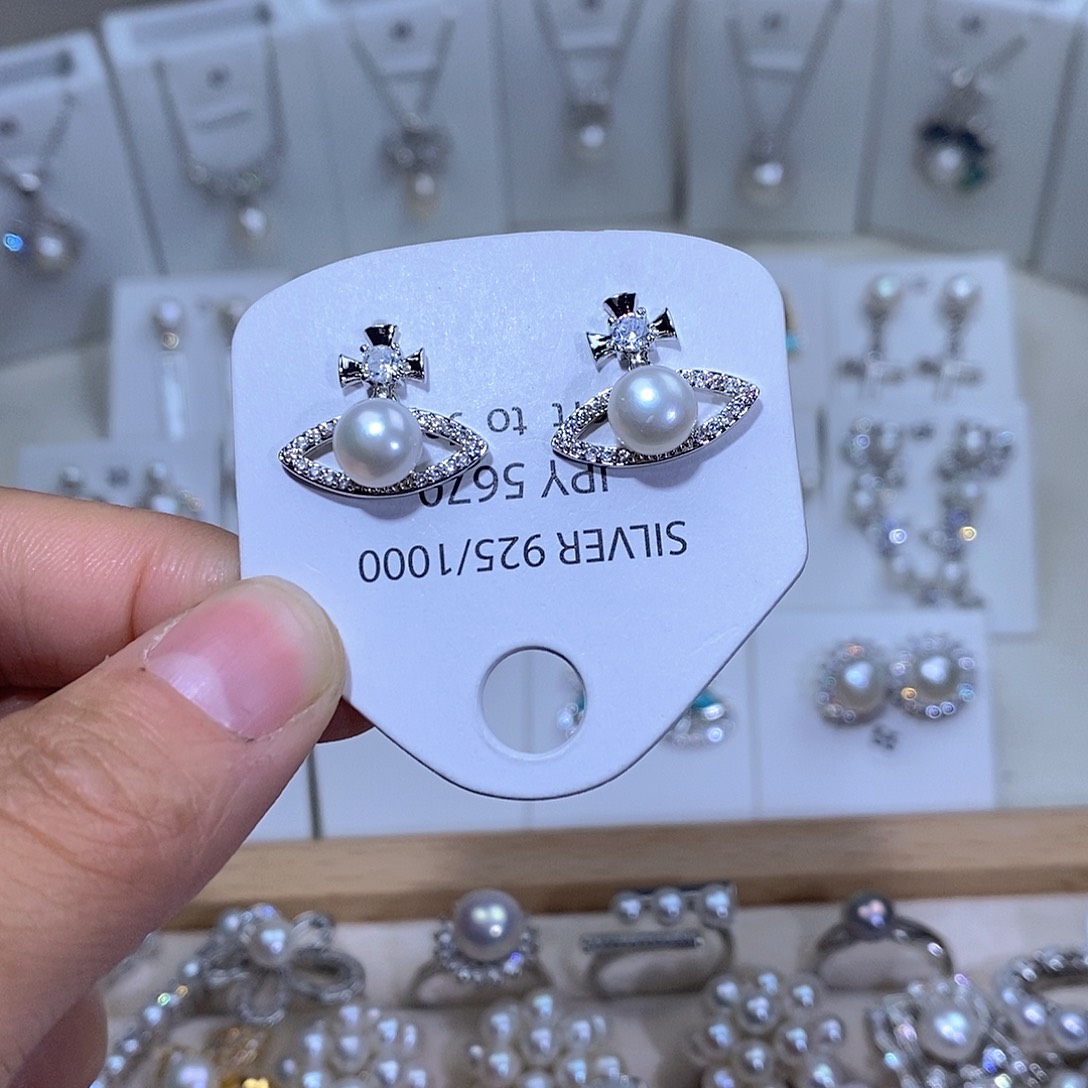 淡水珍珠耳饰未镶嵌