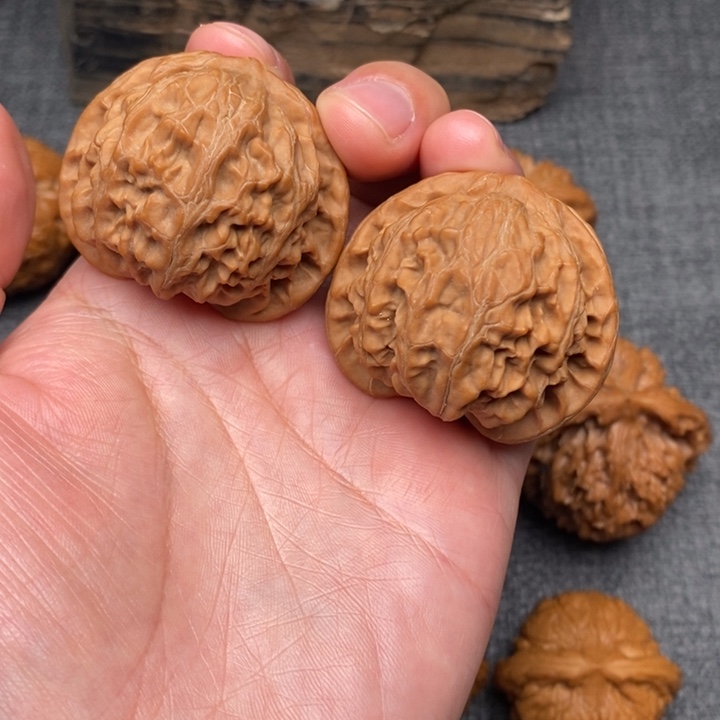 l***x吊坠文玩核桃尺寸39.5宫灯