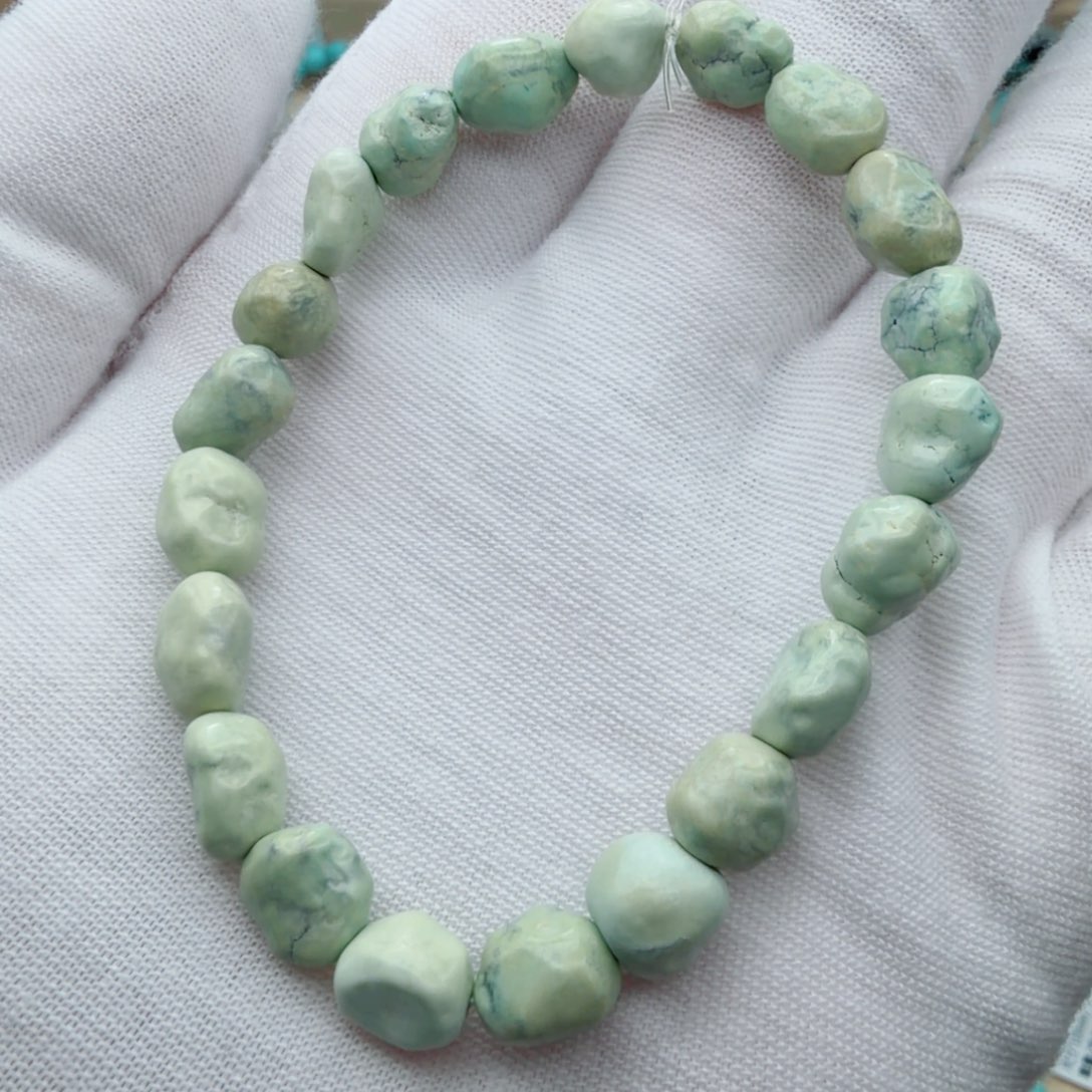 绿松石未镶嵌珠宝奇石