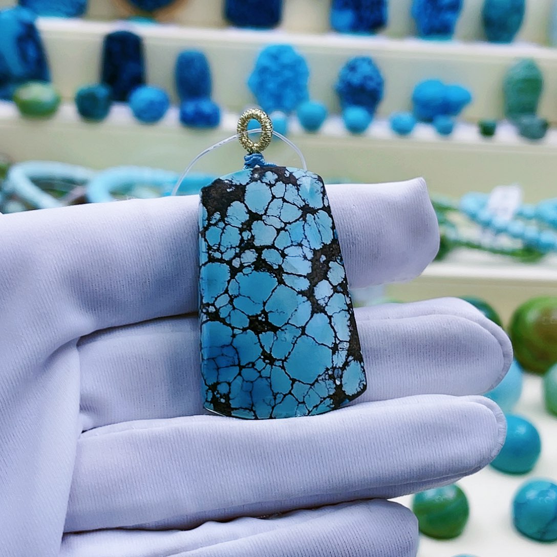 绿松石颈饰未镶嵌