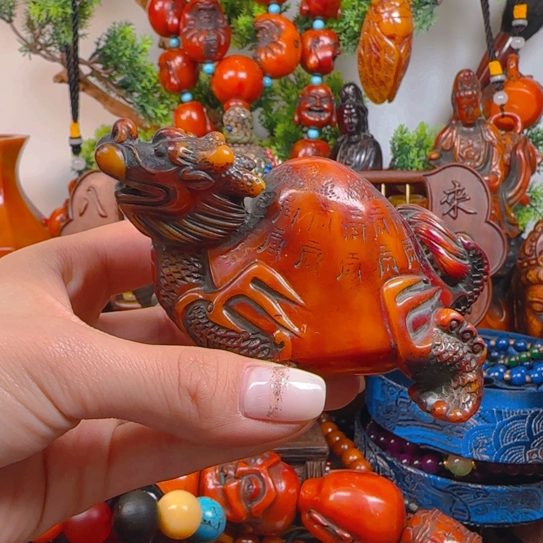 琥珀裸石未镶嵌摆件