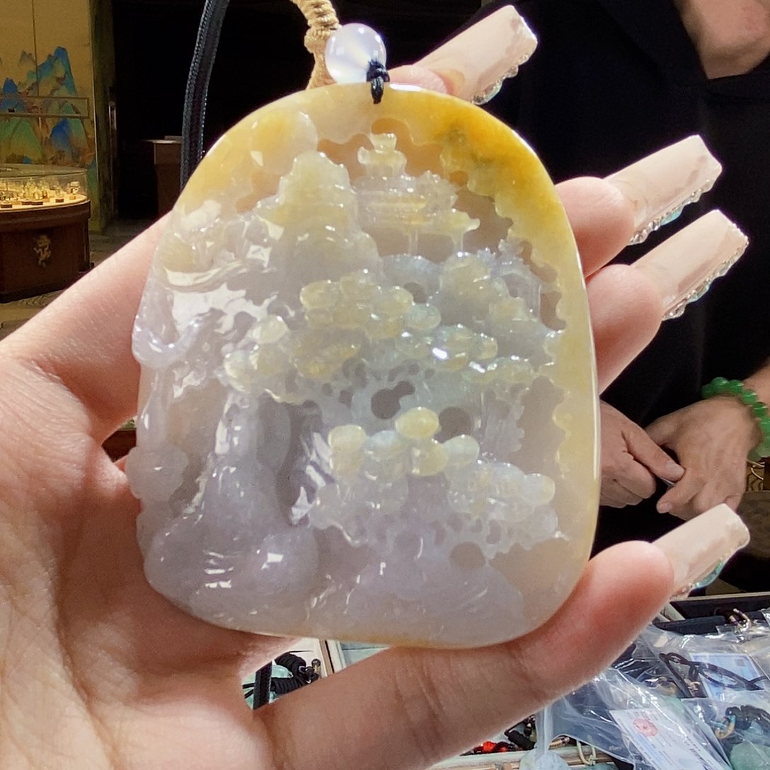 翡翠颈饰未镶嵌翡翠