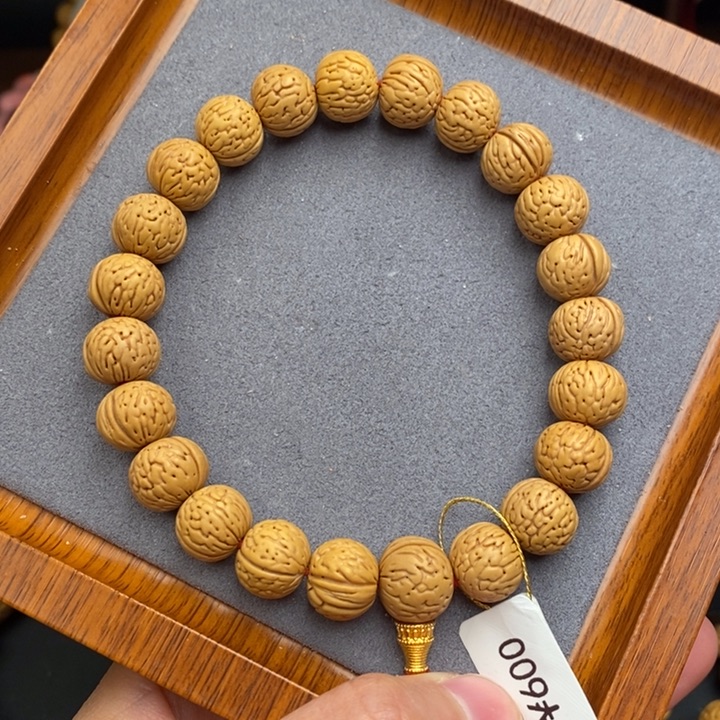 桃核手串山峦12.5 尺寸误差0.5之间 抛光