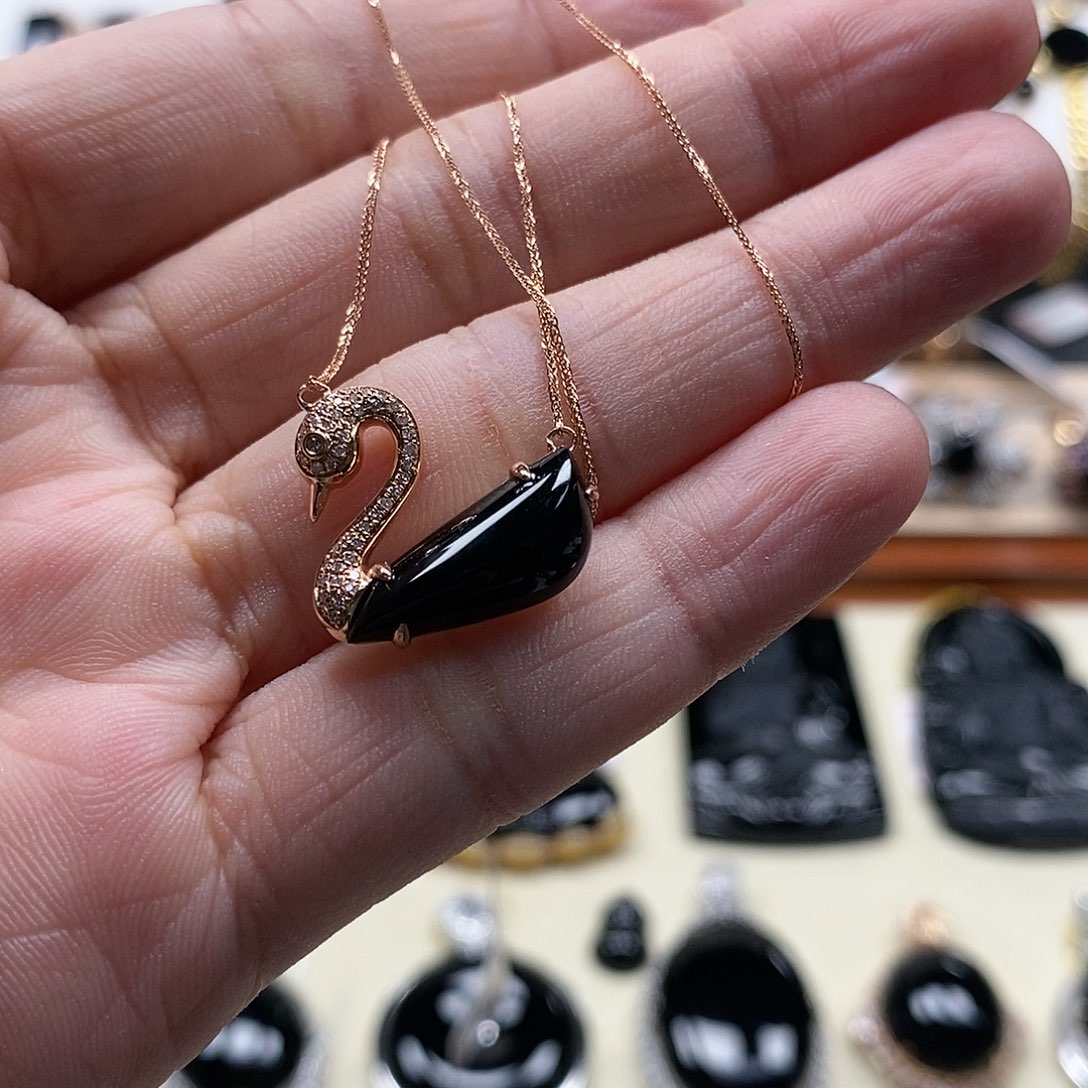 翡翠18K金镶嵌套链天鹅