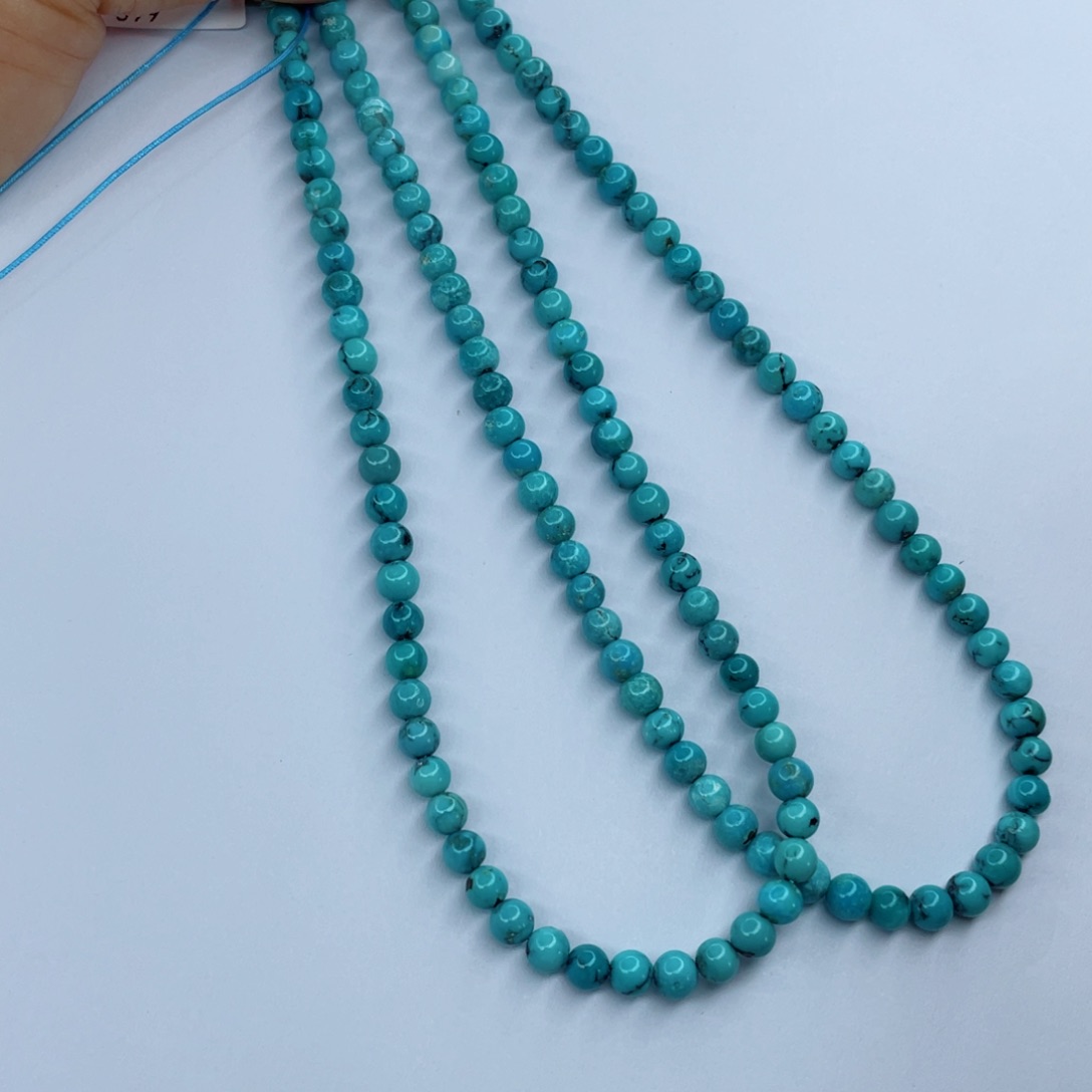 绿松石颈饰未镶嵌笑***?