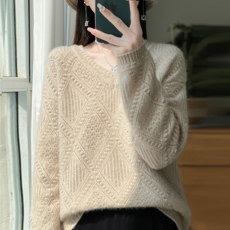 穿出高颜值~慵懒风钩花镂空V领羊毛衫女秋冬新款宽松显瘦套头上衣