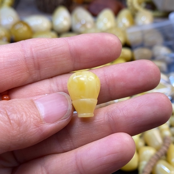 未镶嵌琥珀裸石原矿琥珀蜜蜡配饰