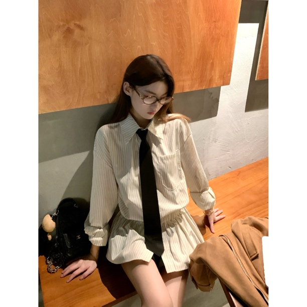 【鬼马周刊】2025早秋条纹宽松版型收腰松紧腰衬衫女 Y3339 Y3233