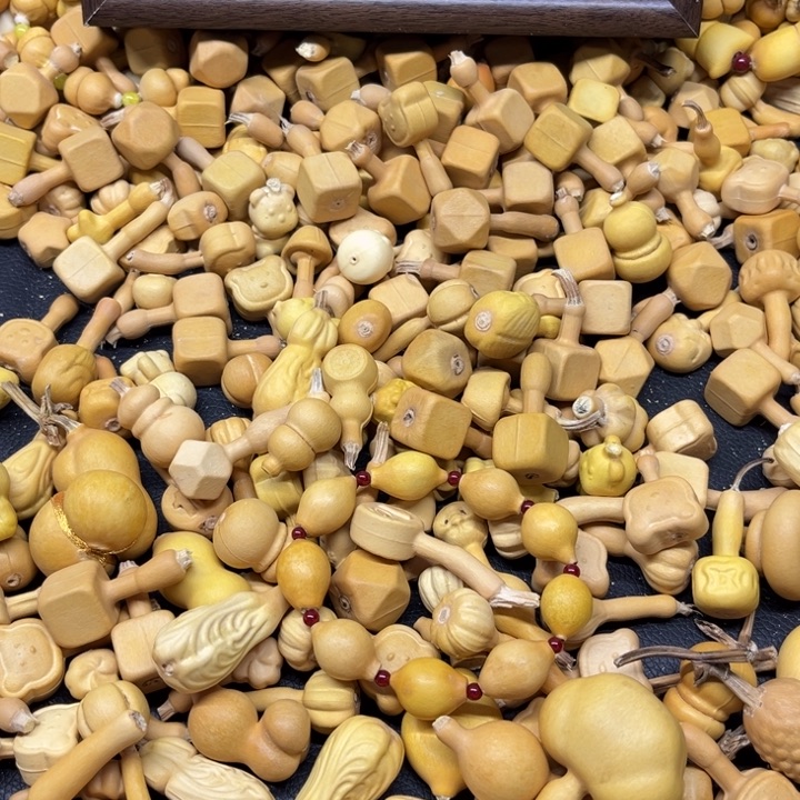 吕*岁葫芦88888葫芦888