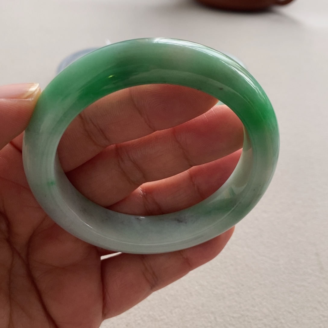 翡翠手镯未镶嵌天然翡翠手镯