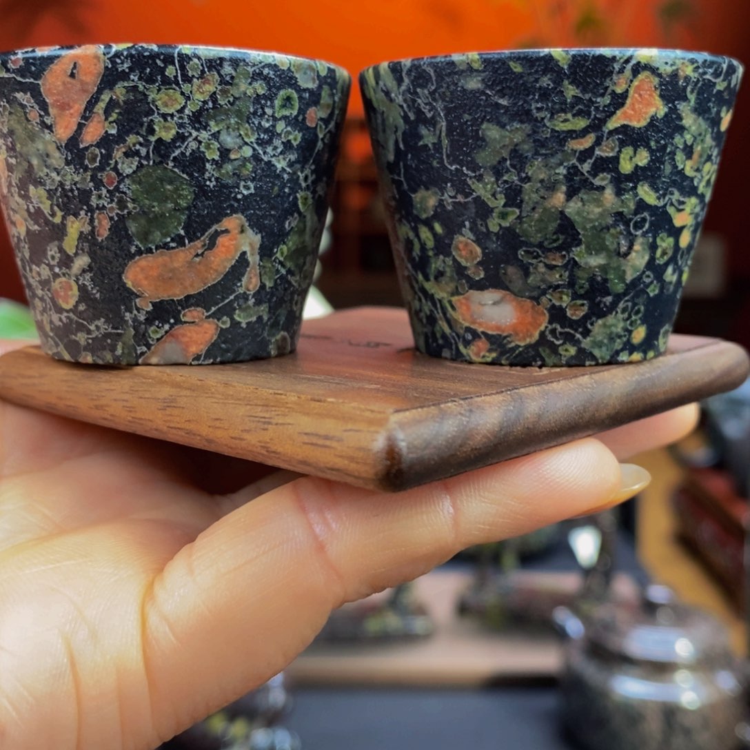 梅花玉精美梅花马蹄杯