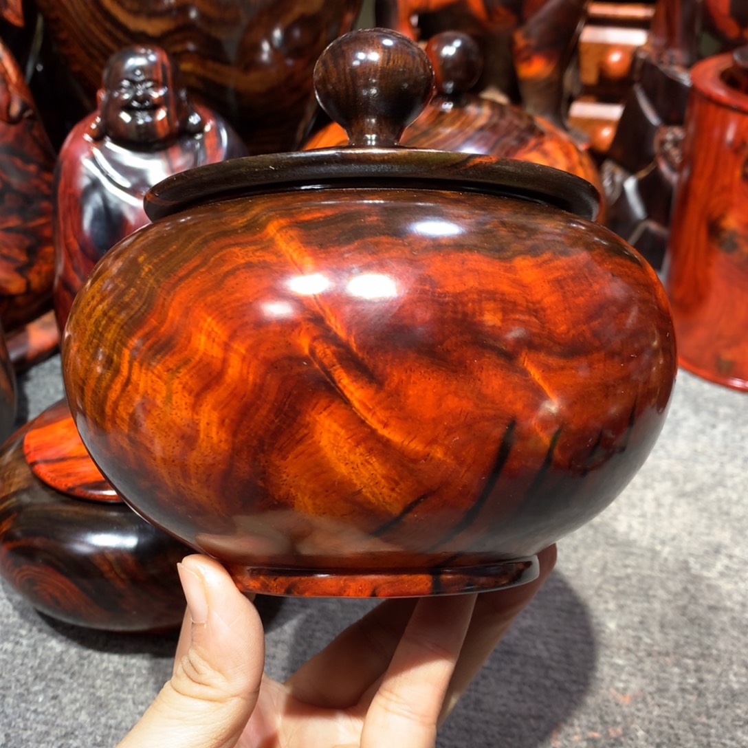 未***x木大红酸枝茶叶罐一个