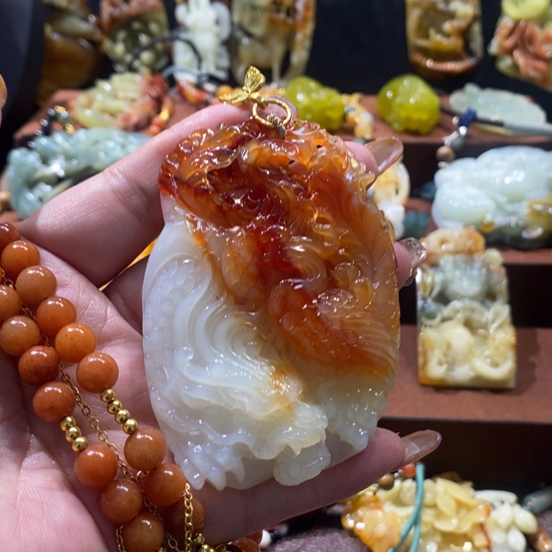 蛇纹石玉颈饰未镶嵌安*